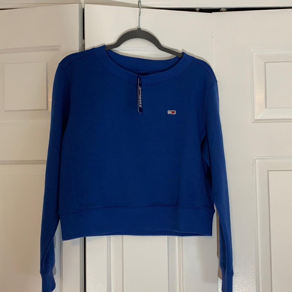 Tommy jeans crop top sweatshirt juniors size Medium.